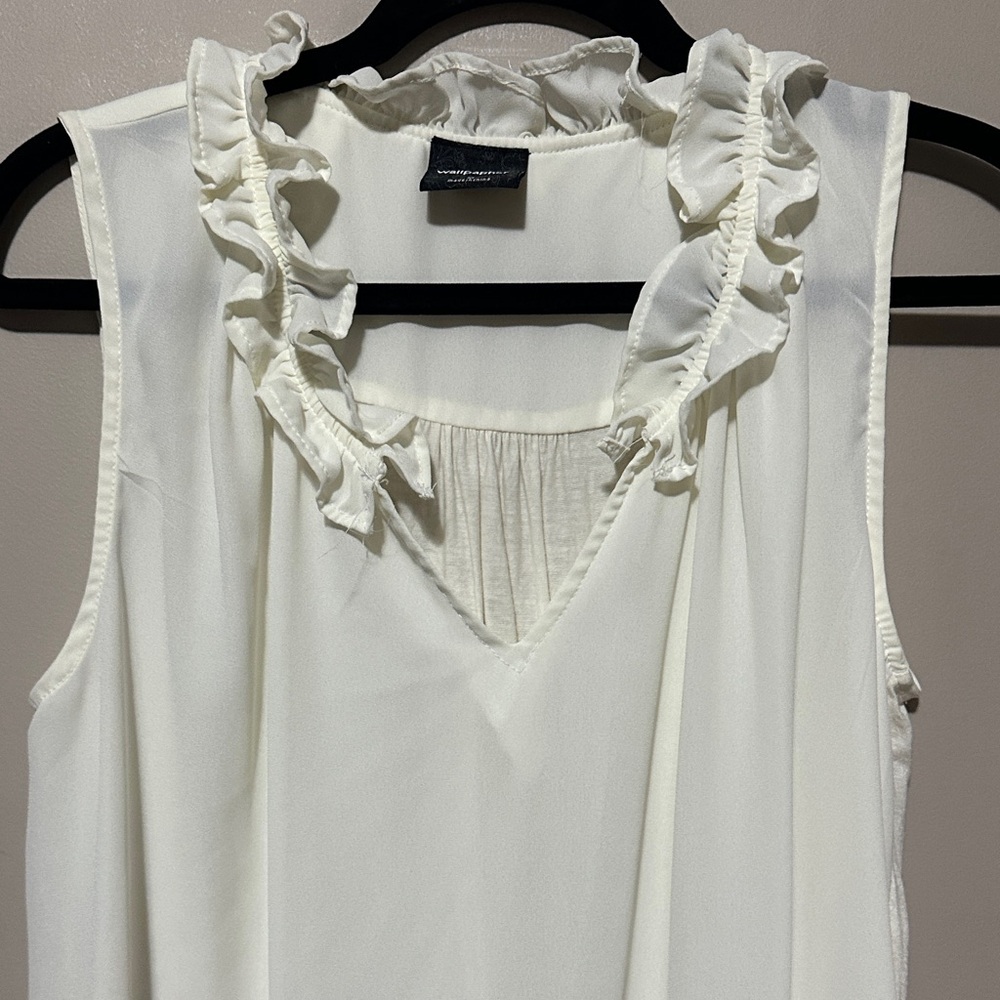 Wallpapher Ivory Ruffle Trim V-Neck Sleeveless Camisole